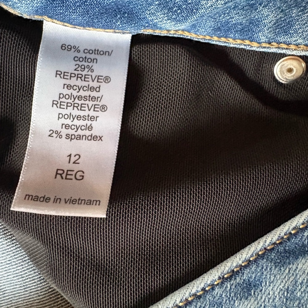Maurices Everflex Light Blue Slim Straight Mid Rise Jeans - Picture 4 of 7